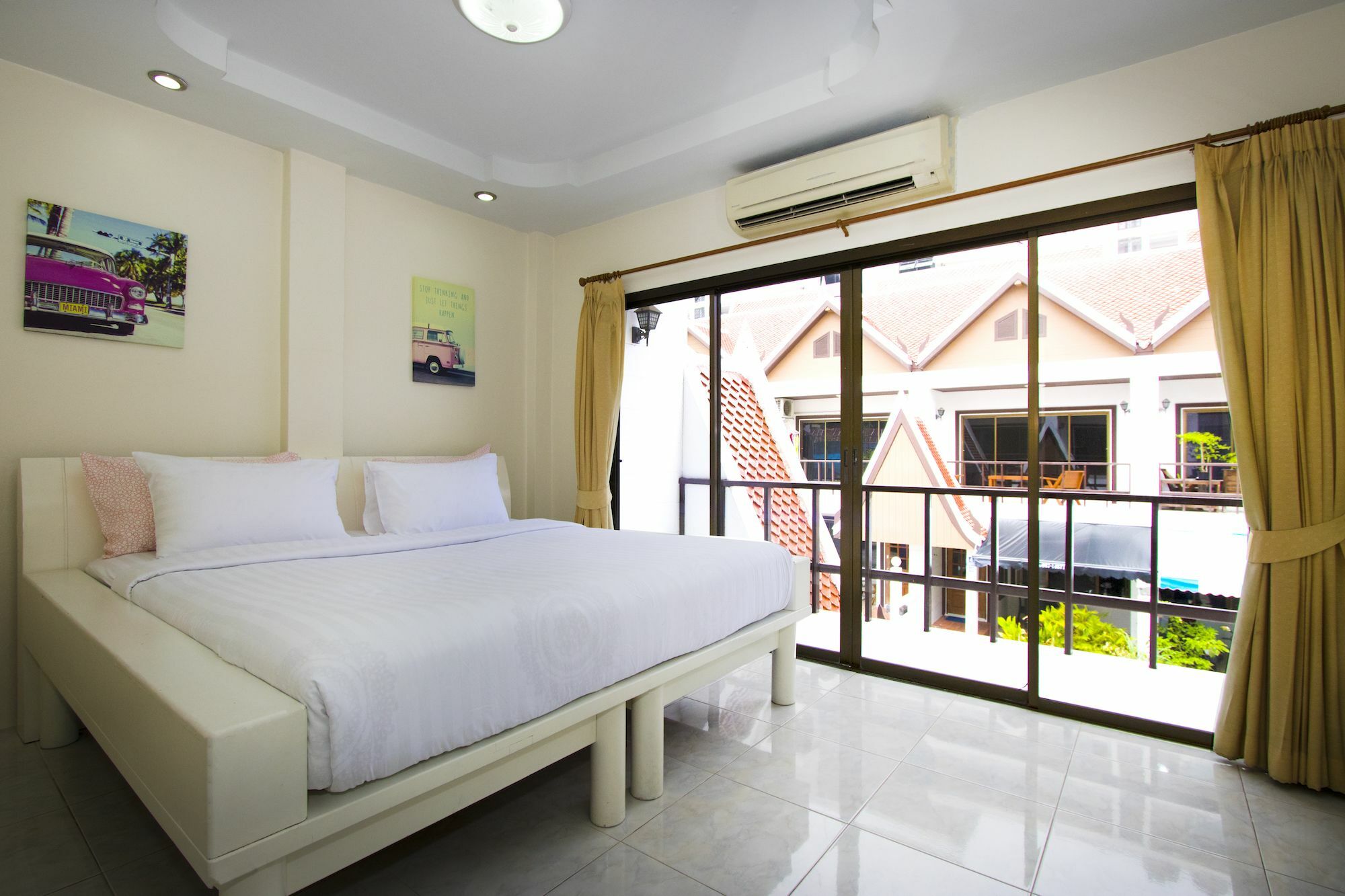 Ashford Villas Cosy Beach Паттайя Экстерьер фото